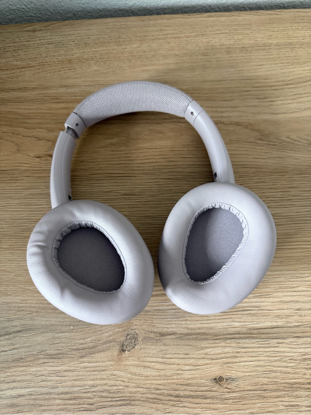 Wireless Over-Ear Headphones in Light purple— Comfortable Cushioned Design